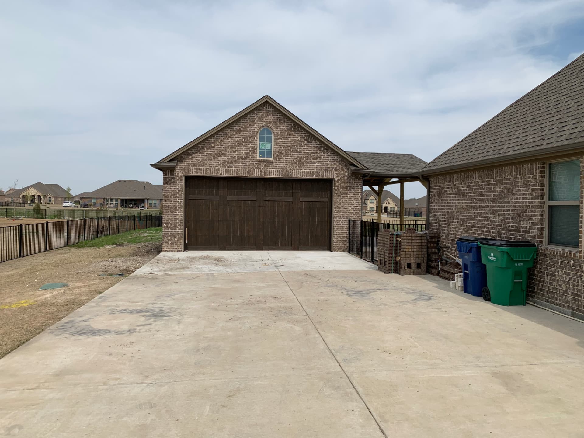 Detached Brick Garage with Covered Patio, photo 8