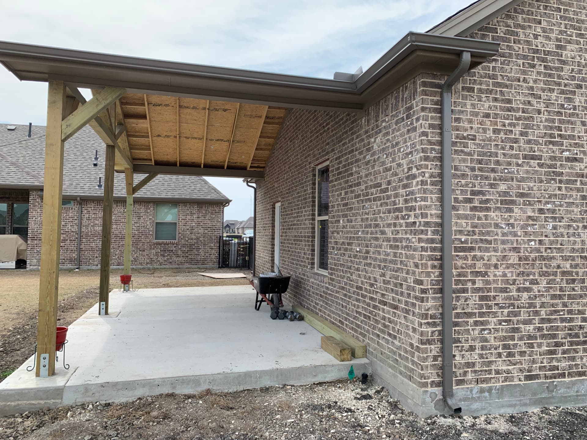 Detached Brick Garage with Covered Patio, photo 4