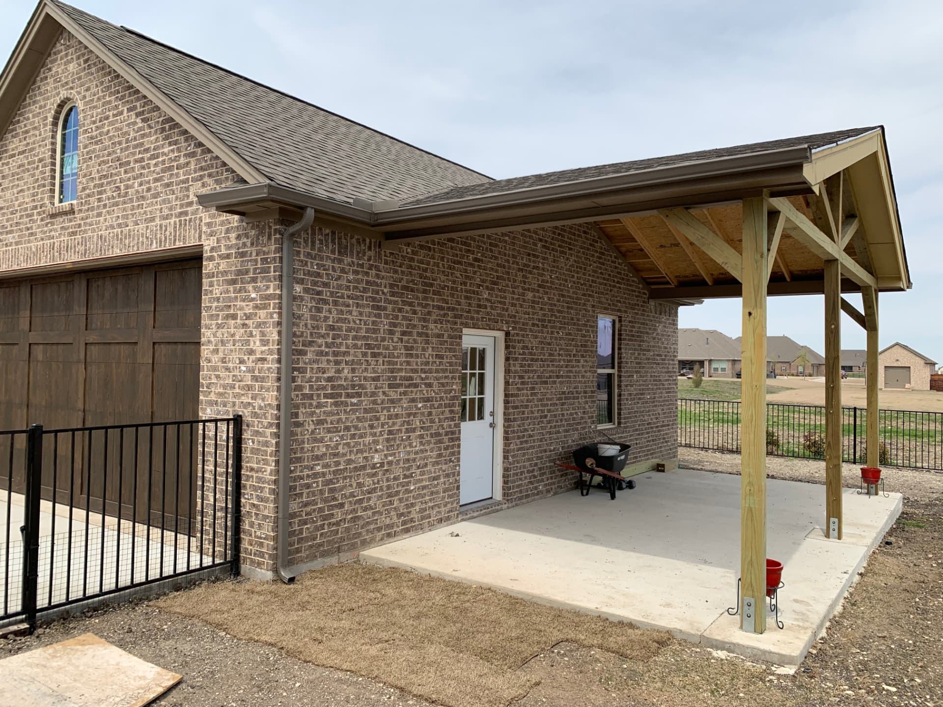 Detached Brick Garage with Covered Patio, photo 6