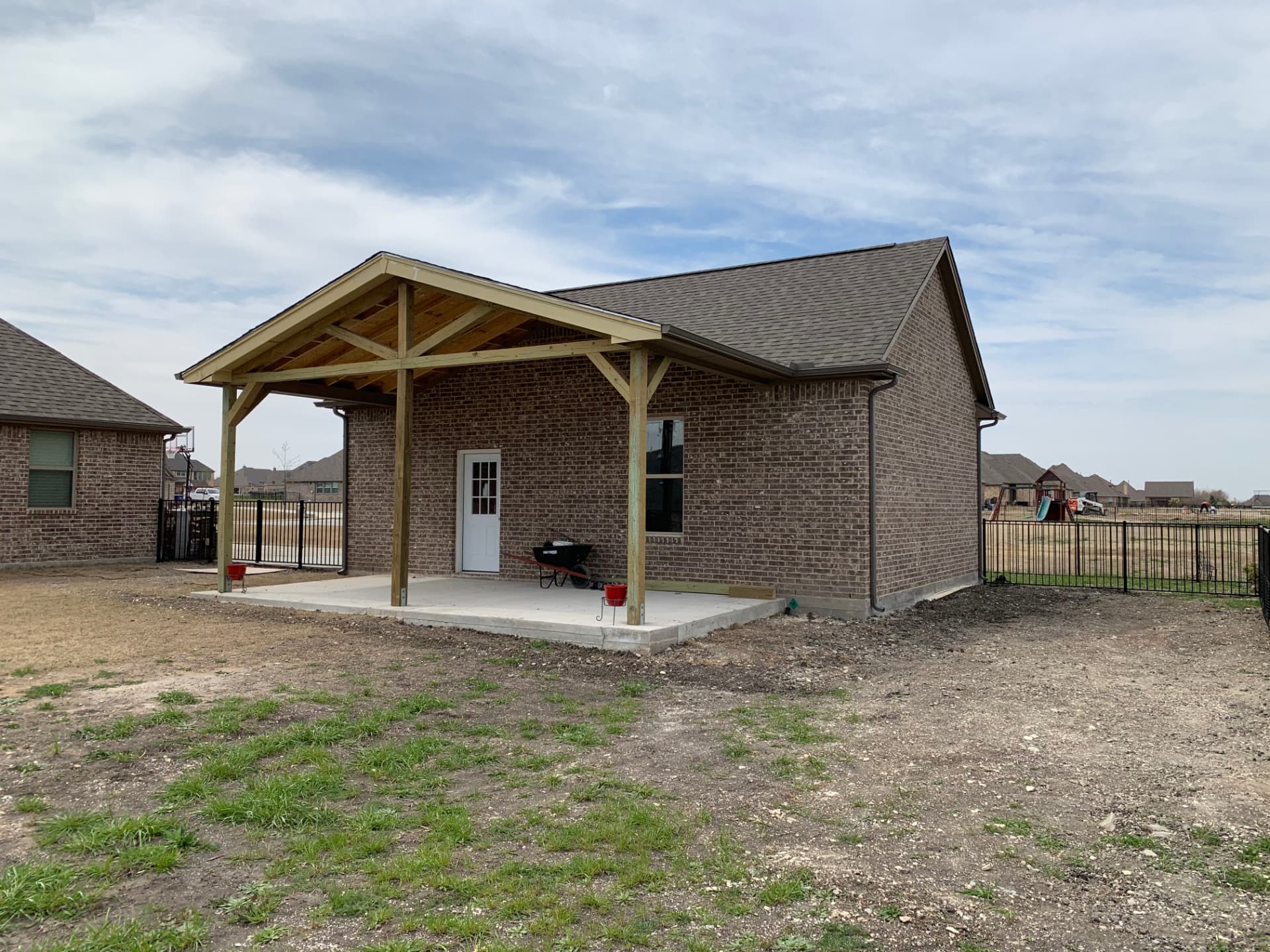 Detached Brick Garage with Covered Patio, photo 3